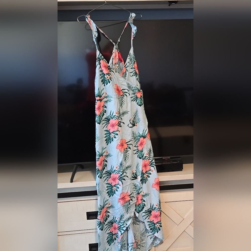 Guess SzM dress. NWOT